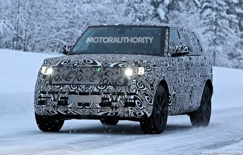 Spy shots of the 2022 long-wheelbase Land Rover Range Rover.