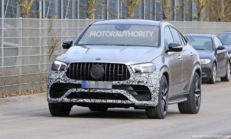 Spy shots and video of the 2021 Mercedes-AMG GLE63 Coupe.