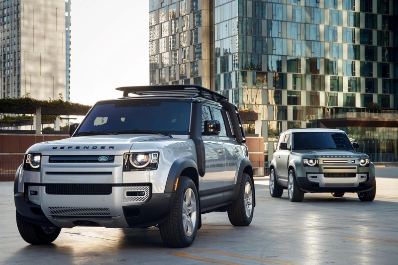 Land Rover Defender with V8 engine under development.