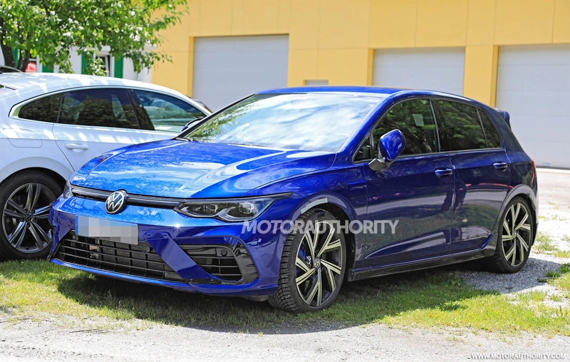 Spy shots and videos of the 2022 Volkswagen Golf R.