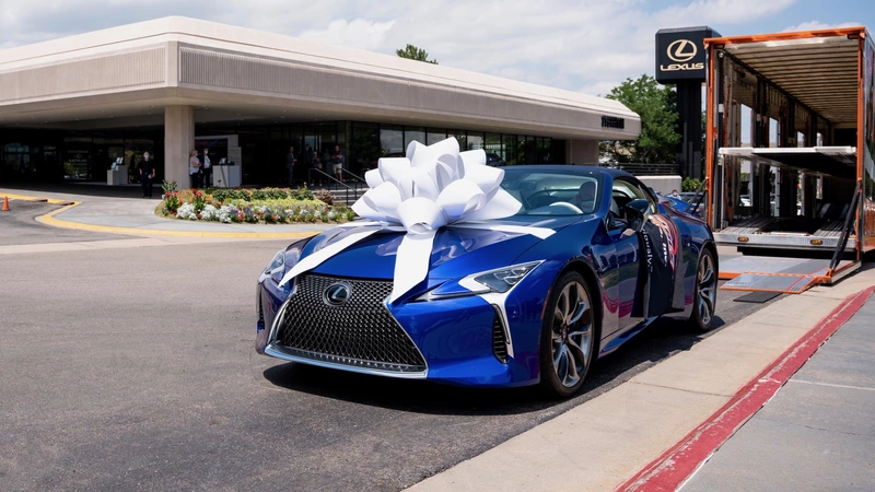 The first delivery of the 2021 Lexus LC500 convertible, which was sold at a charity auction for $2 million, is now available.