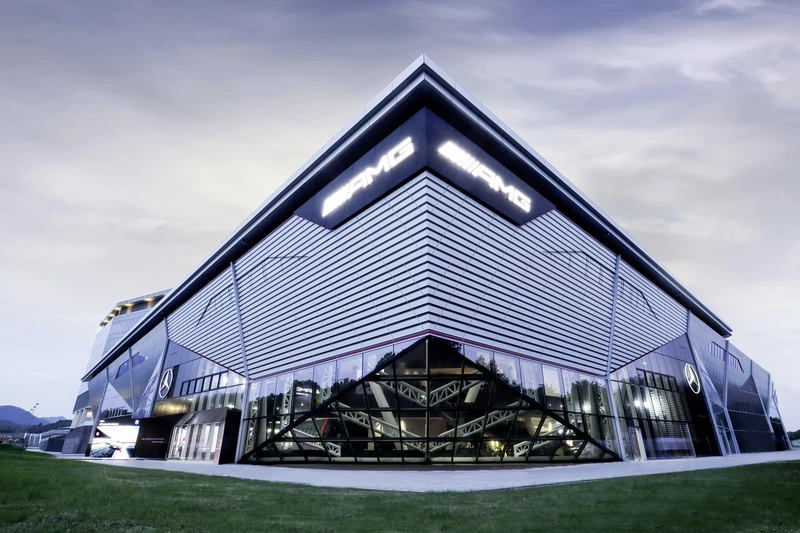 The world's first on-track AMG Experience Centre opens in China.