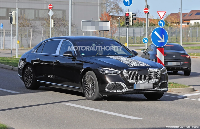 Spy shots of the 2021 Mercedes-Maybach S-Class: the super-luxury sedan is close to debut.