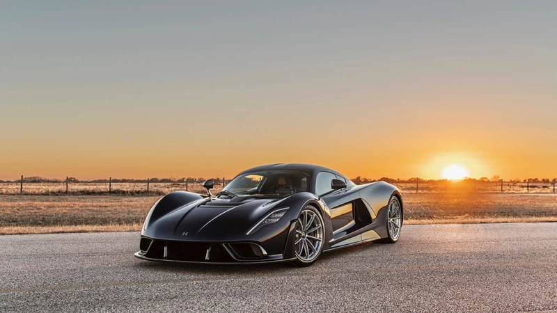 Hennessey Venom F5 reaches 200 mph in aerodynamic testing.