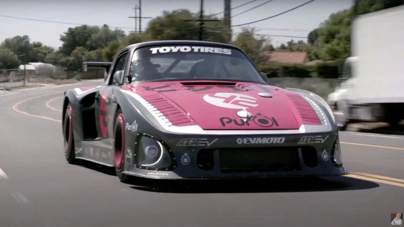 Bishimoto's electric Porsche 935 K3V pays a visit to Jay Leno's garage