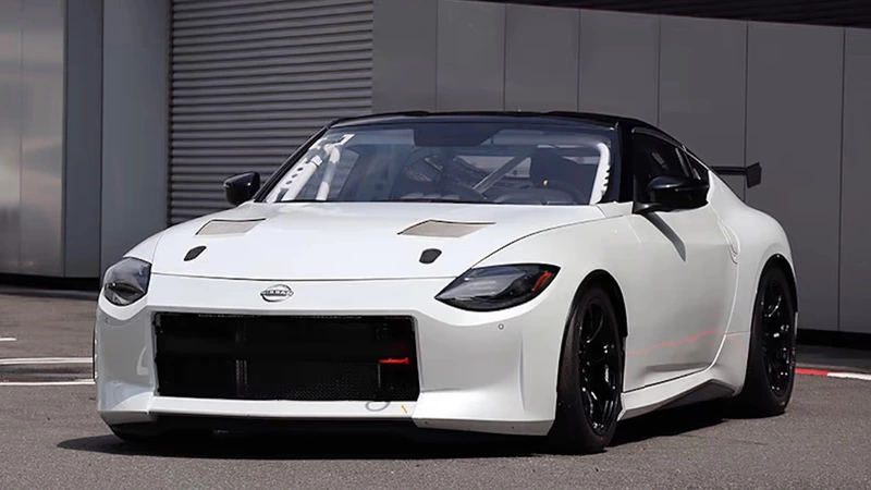 Nismo has unveiled the Nissan Z race car for the Fuji 24-hour race.