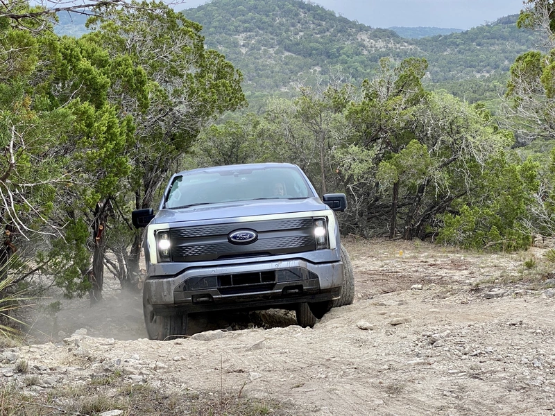 2022 Ford F-150 Lightning, 2023 Land Rover Range Rover Sport, Scout Resurgence: a week of denunciation.