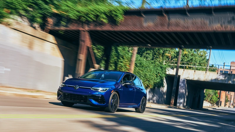 2023 Volkswagen Golf R 20th Anniversary Edition Revealed, Sunroof Removed