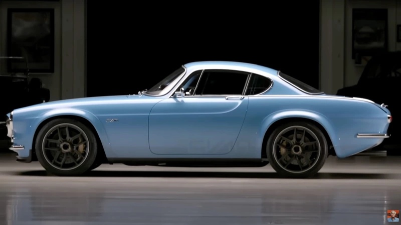 Volvo P1800 Cyanide, getting into Jay Leno's garage.