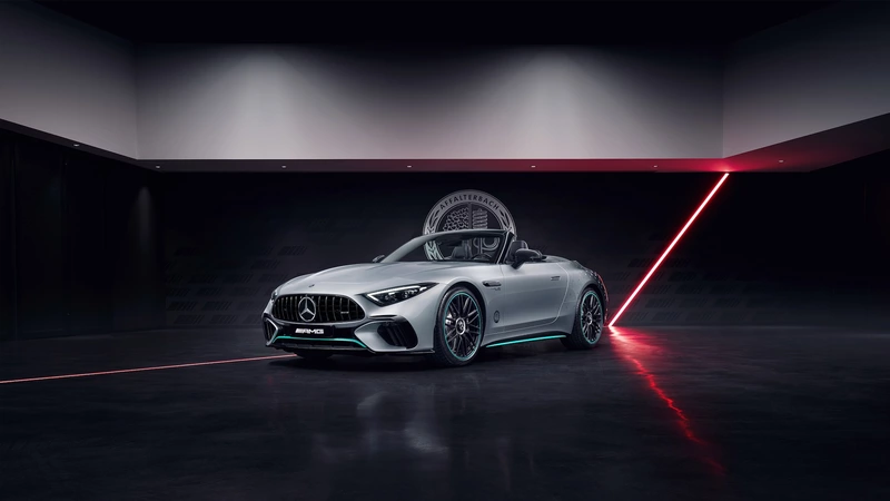 Mercedes-Benz AMG SL 63 Motorsport Collector's Edition gets a Petronas F1 paint job