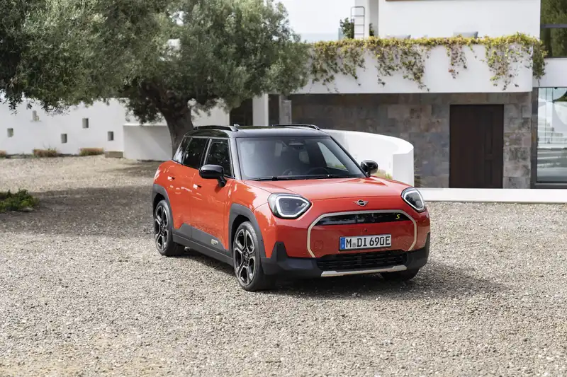 2025 Mini Aceman electric crossover unveiled.